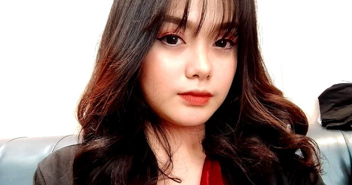 Một nữ hoàng váy ngắn xinh đẹp, dịu dàng, trưởng thành, đôi chân dài gợi cảm mặc lụa đen quyến rũ với cặp mông to quá gợi cảm, không thể cưỡng lại được việc liếm mút mạnh mẽ và bơm nhanh...